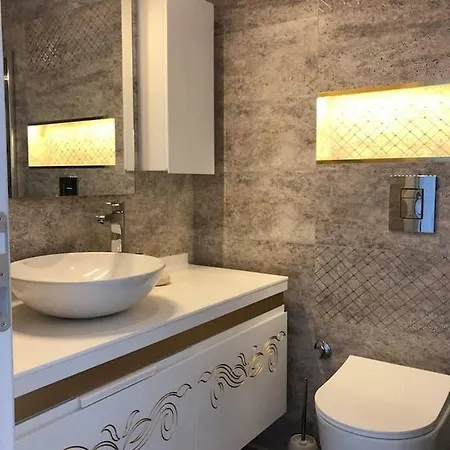 1+1, Elite Marine Residence, Center * 阿拉尼亚